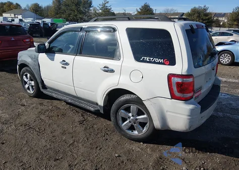 2009 Ford Escape Xlt z USA, uszkodzony, nr VIN 1FMCU93779KB56077